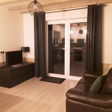 The Lodge Guesthouse Brittas Buitenkant foto