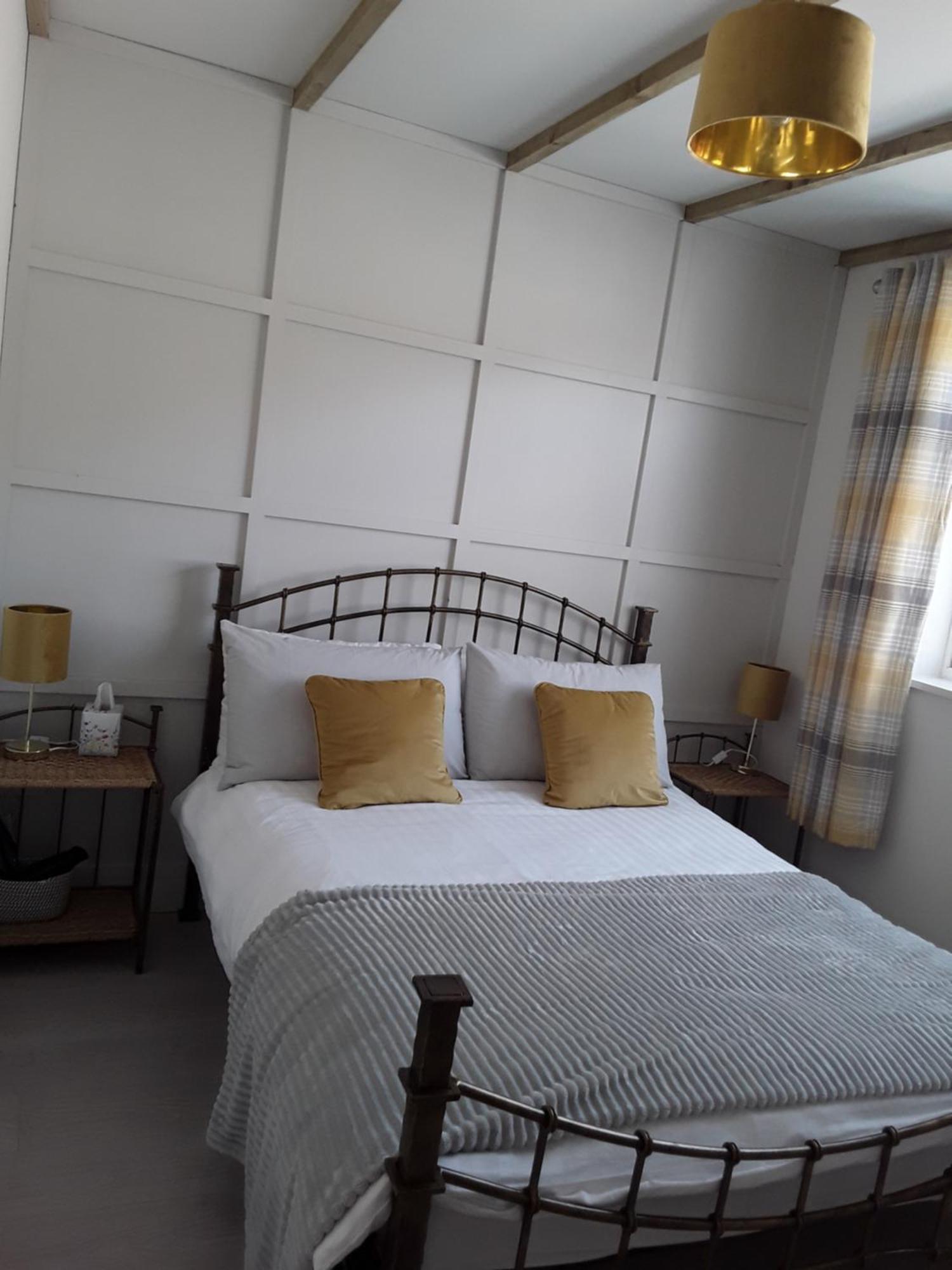 The Lodge Guesthouse Brittas Buitenkant foto