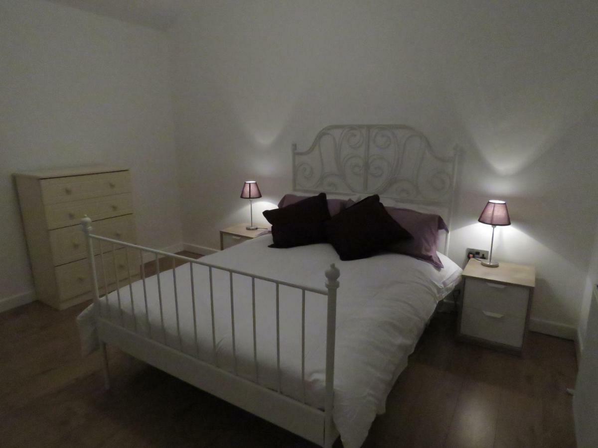 The Lodge Guesthouse Brittas Buitenkant foto