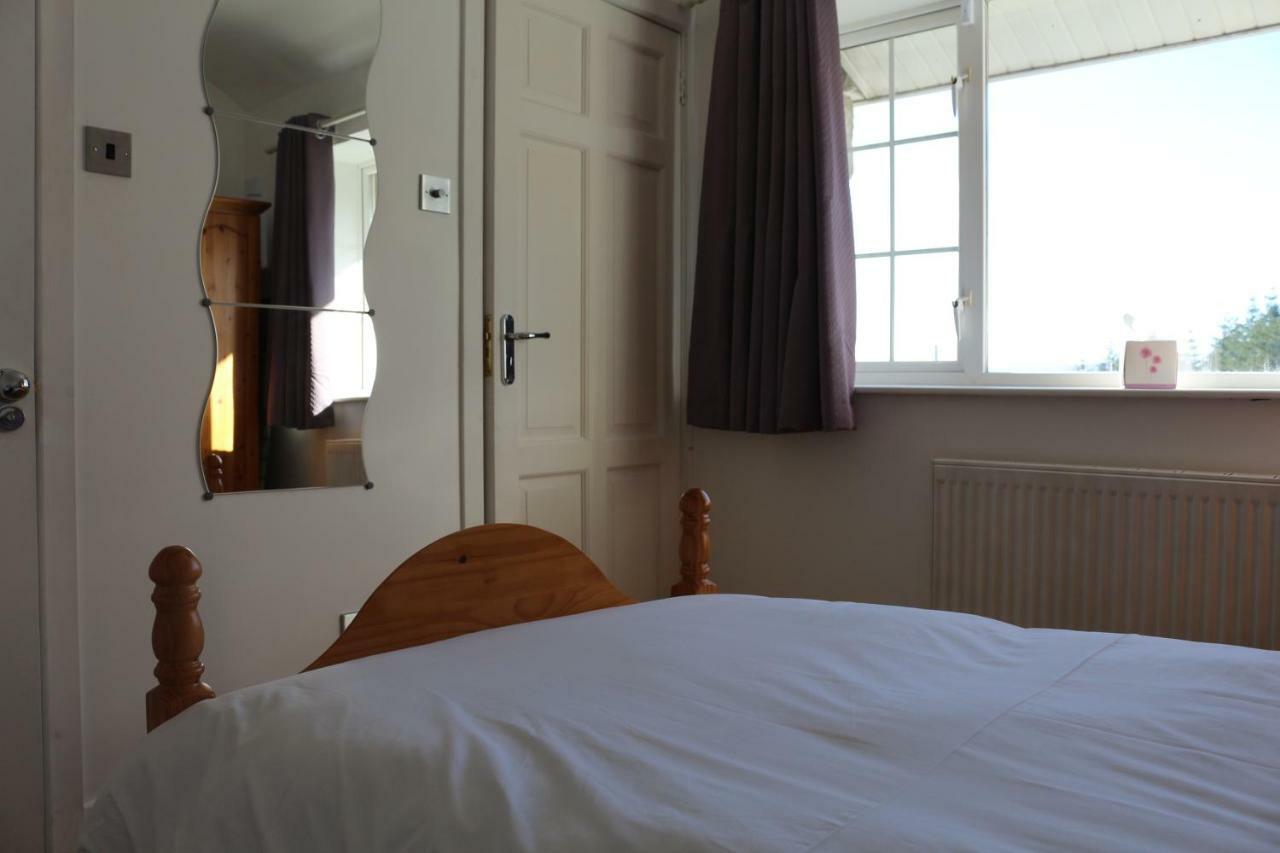 The Lodge Guesthouse Brittas Buitenkant foto