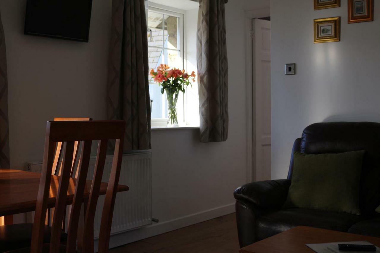The Lodge Guesthouse Brittas Buitenkant foto
