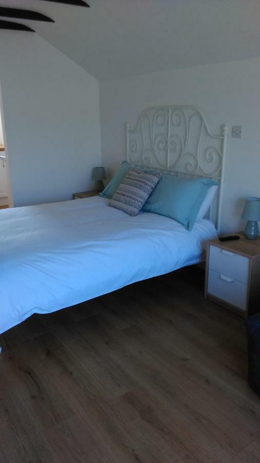 The Lodge Guesthouse Brittas Buitenkant foto